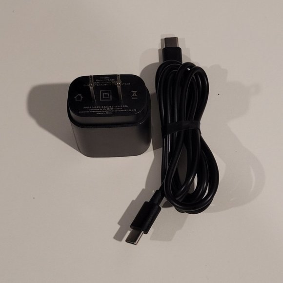 Fast 25W Phone Charger For Samsung Phones - Picture 3 of 4